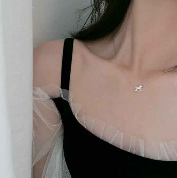 NEW 925 SILVER PLATED ROCKING HORSE NECKLACE - Picture 6 of 10